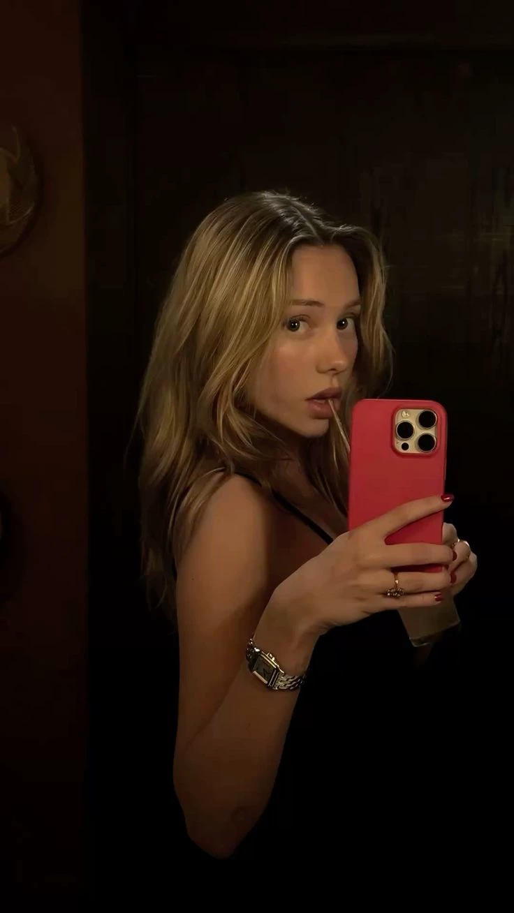 Ester Expósito thumbnail