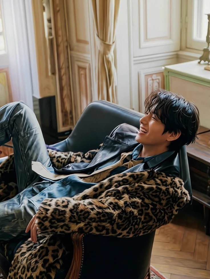 Kim Taehyung thumbnail