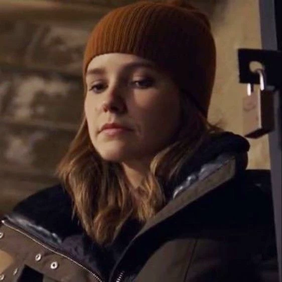 Erin Lindsay thumbnail