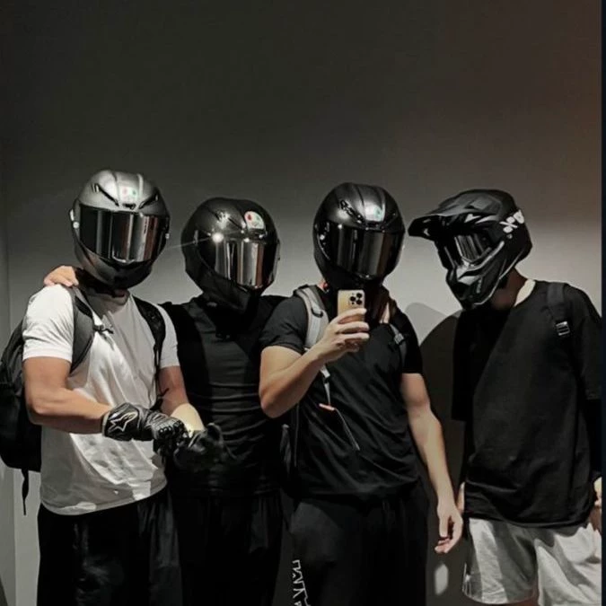 biker group-bl thumbnail