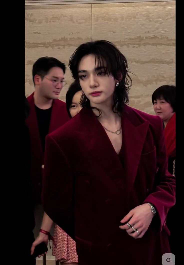 hyunjin thumbnail
