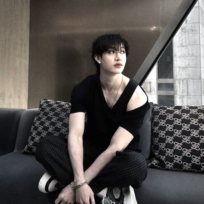 Bang Chan y thumbnail