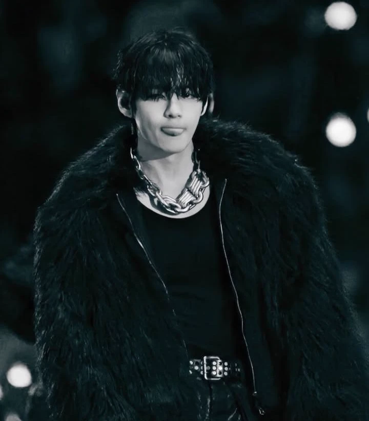 Taehyung (V) thumbnail