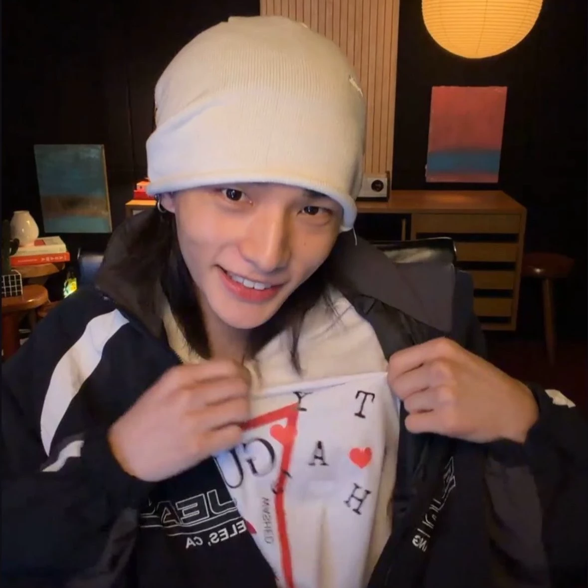 Hyunjin  thumbnail