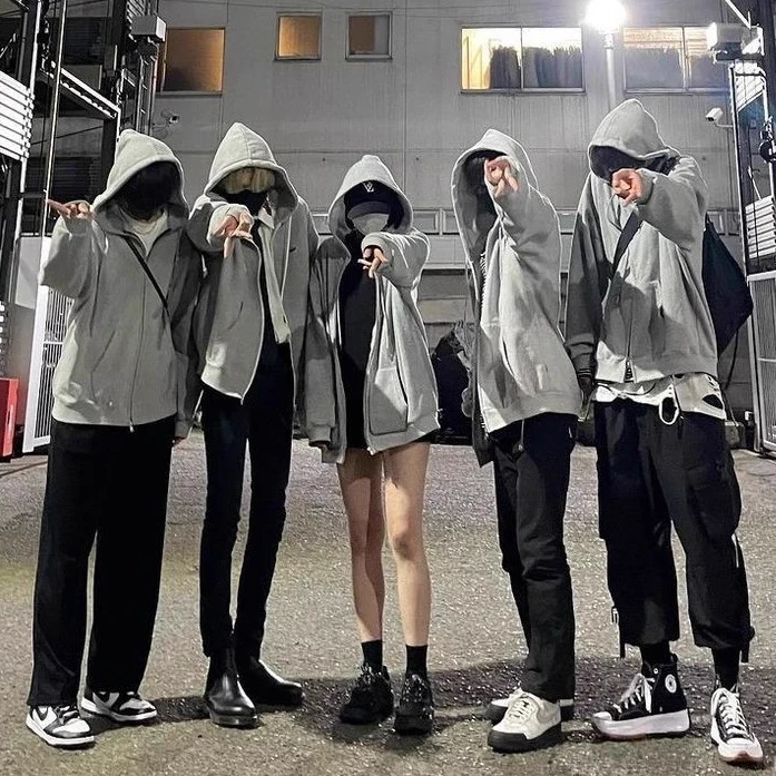 Group of friends thumbnail