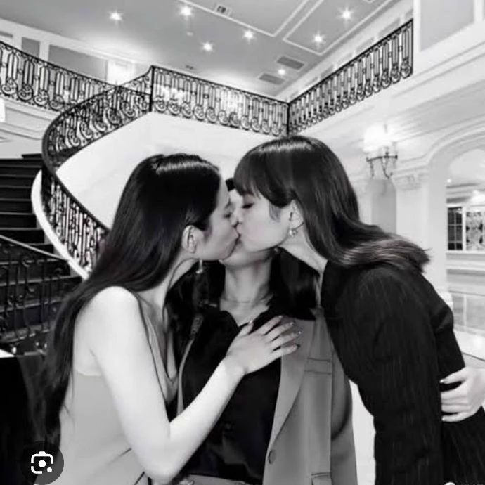 Lana, Esther e Julia thumbnail