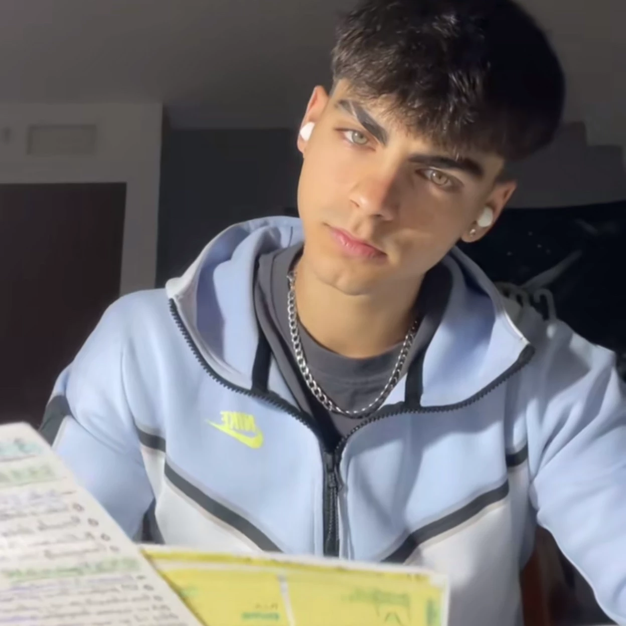 Alex thumbnail
