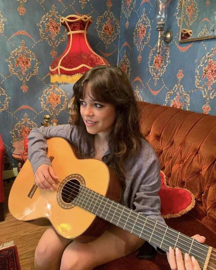 jenna ortega thumbnail