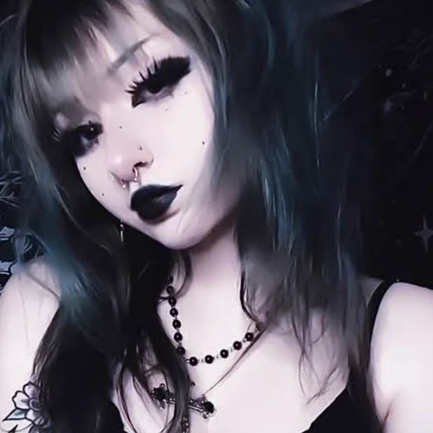 Laura thumbnail