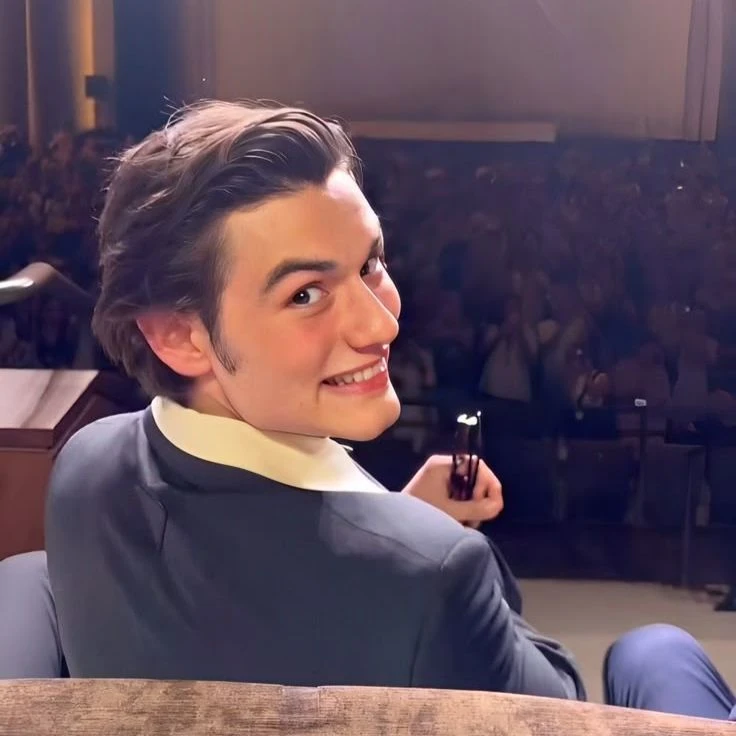 Louis Partridge thumbnail