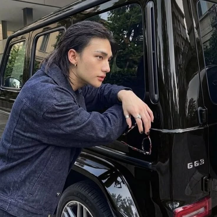 Hwang Hyunjin thumbnail