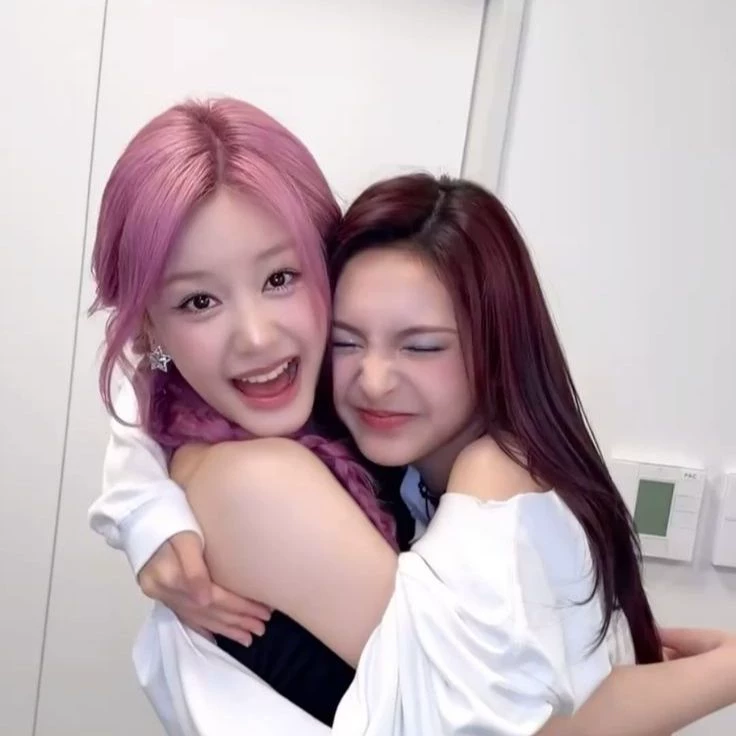 PHARITA AND CHIQUITA thumbnail
