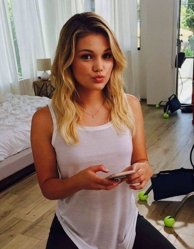 Gwen Stacy (Olivia Holt) thumbnail