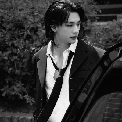 hyunjin thumbnail