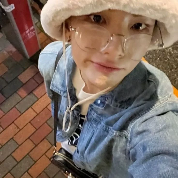 Hyunjin thumbnail