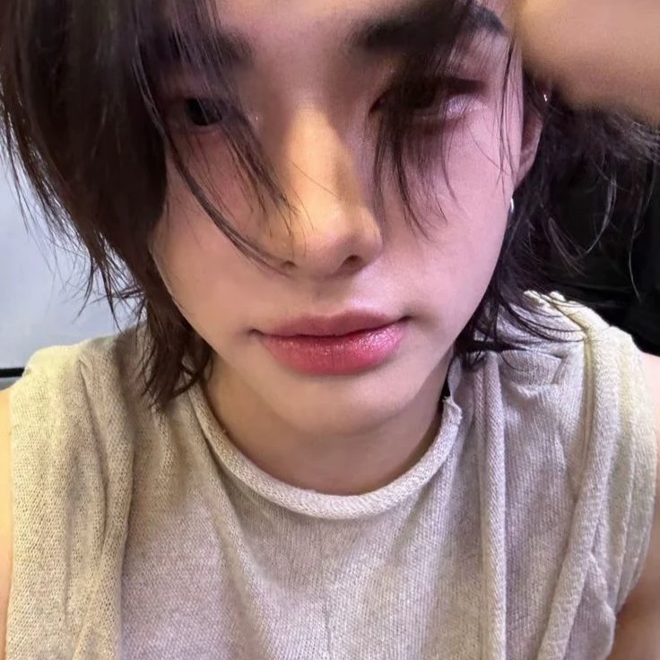 Hyunjin thumbnail