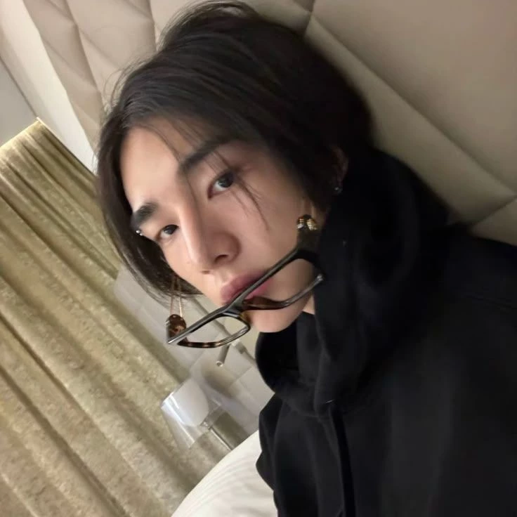 hyunjin thumbnail