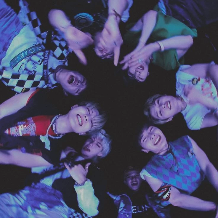 stray kids thumbnail