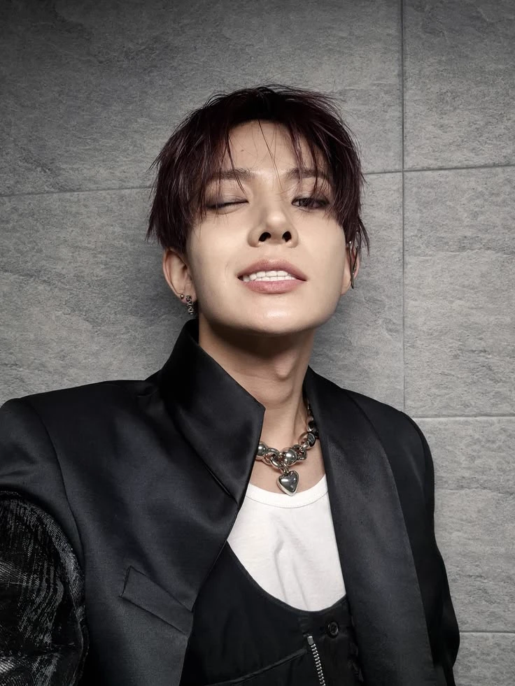 Lee Heeseung/ Evan thumbnail