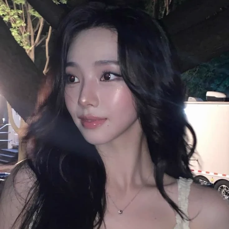 Karina thumbnail