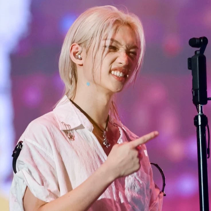lee felix thumbnail