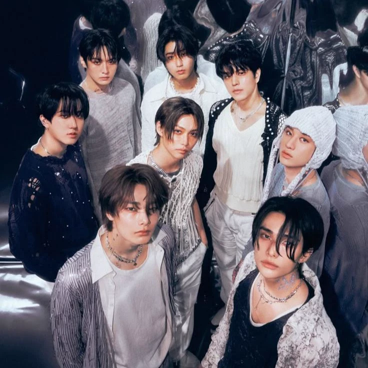 stray kids thumbnail