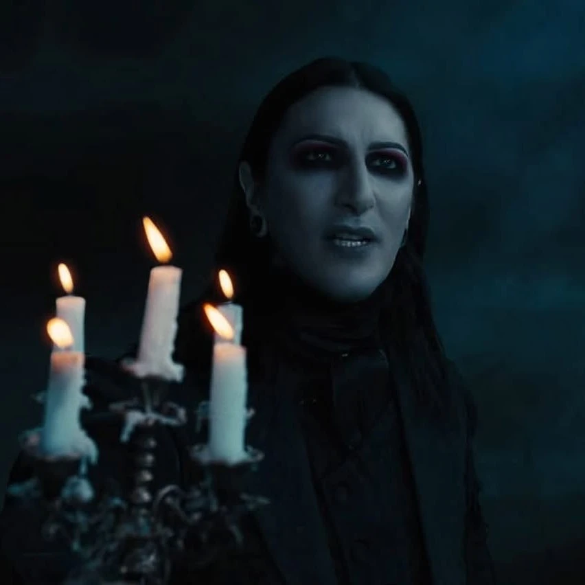 Chris (Vampire) thumbnail