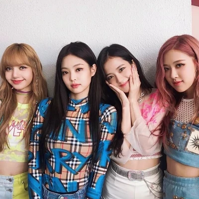 Lisa (Blackpink) thumbnail
