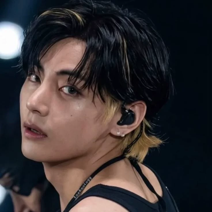 Kim Taehyung thumbnail