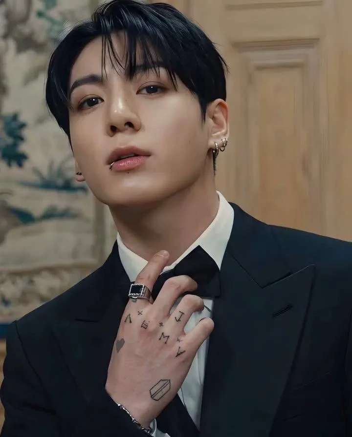 Jungkook his wife will give birth. thumbnail