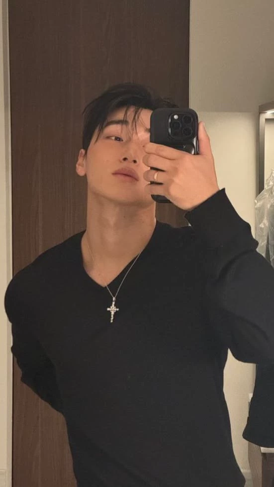 Choi San thumbnail