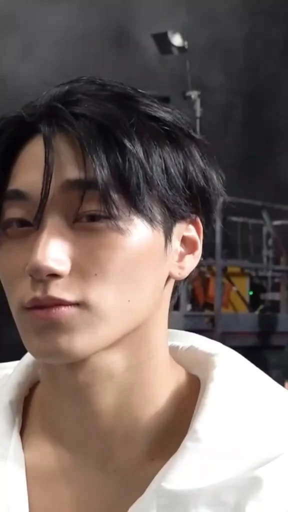 Choi San thumbnail