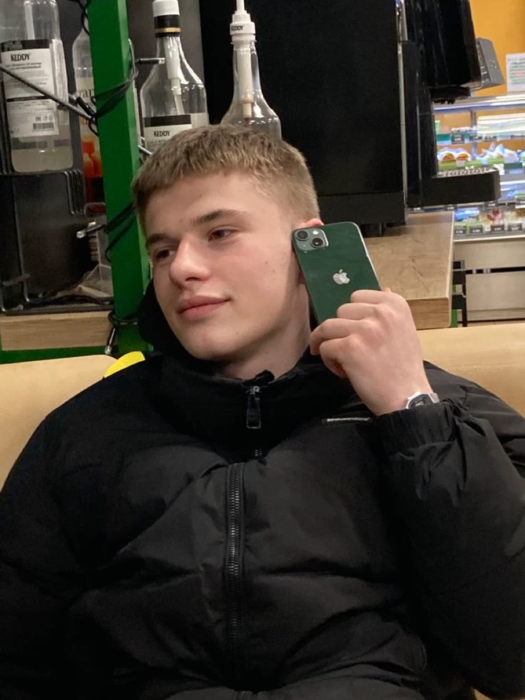 Felix ・゜・ thumbnail