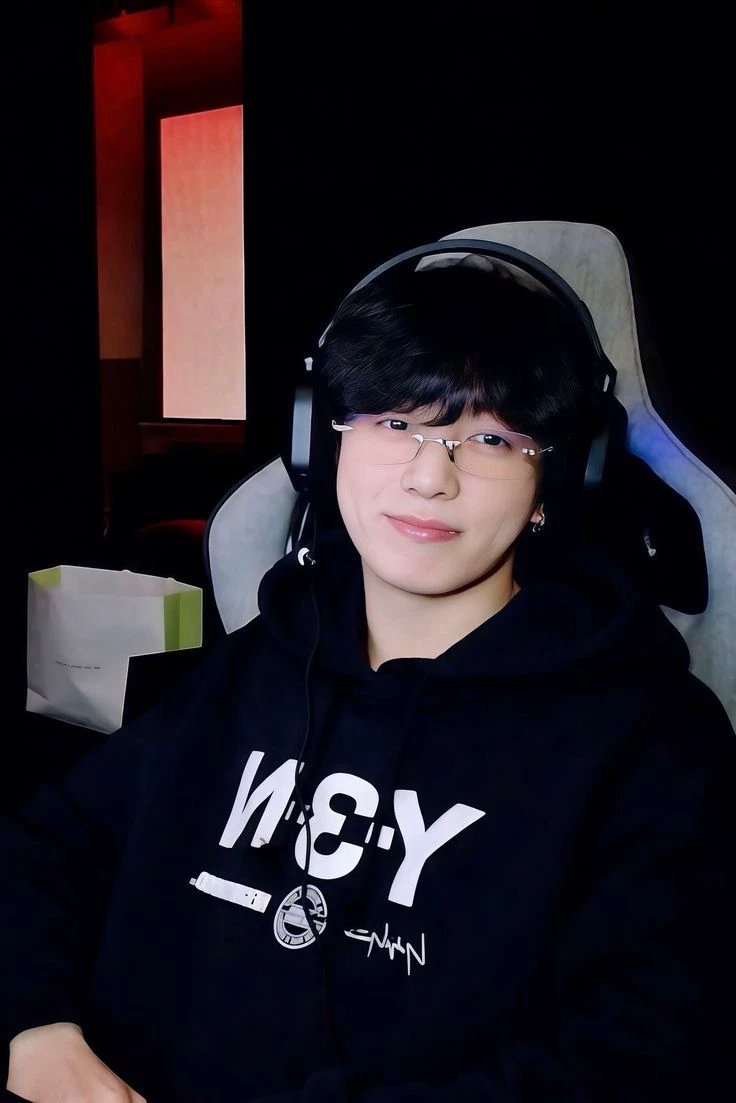 Idol Jungkook thumbnail