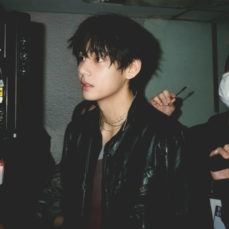 Kim Taehyung thumbnail