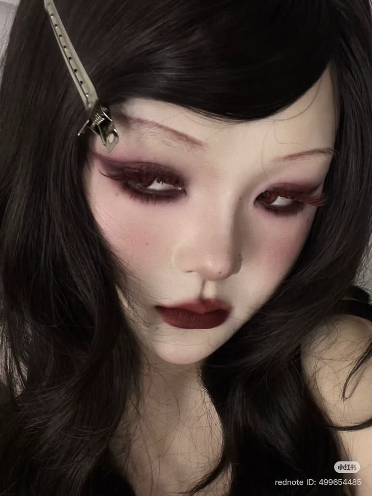 Morgana velvet thumbnail