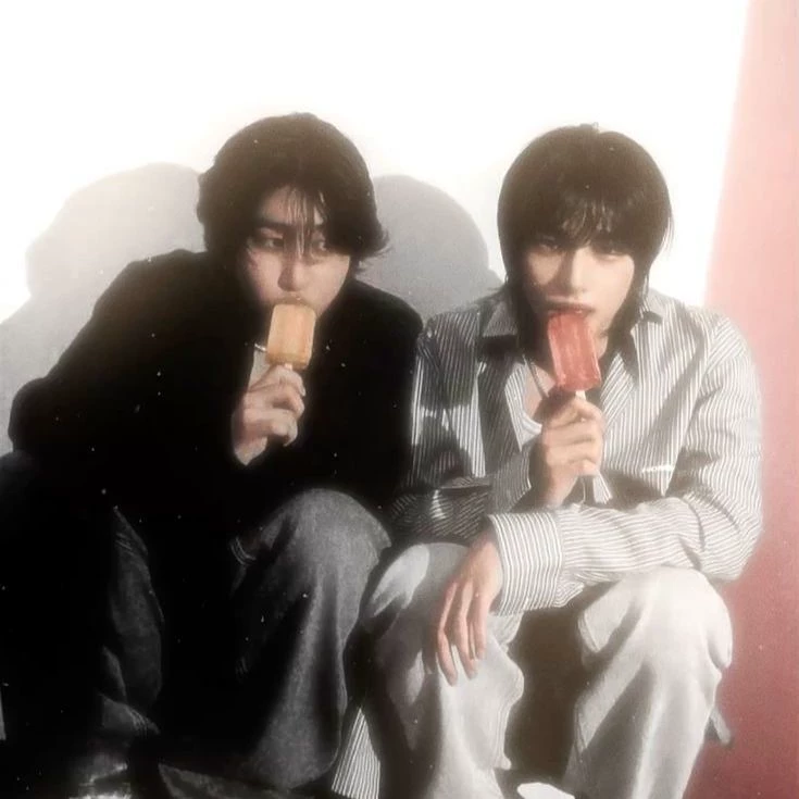 Han and Huynjin thumbnail