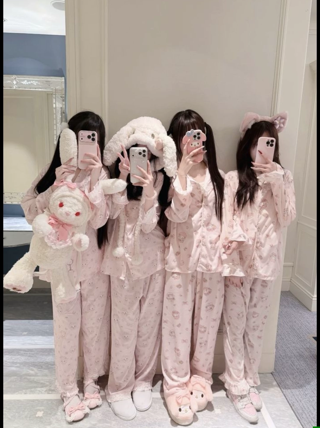 Nuo Nuo, Wang Lin, Tian Tian thumbnail