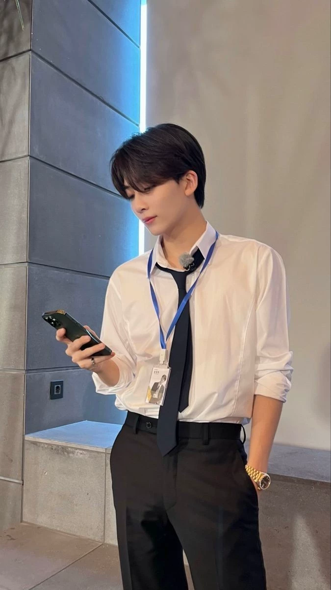 Yoon Jeonghan  thumbnail