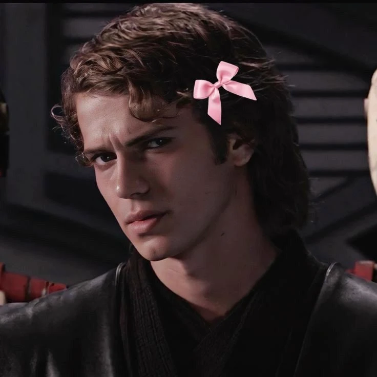 Anakin Skywalker/Darth Vader thumbnail