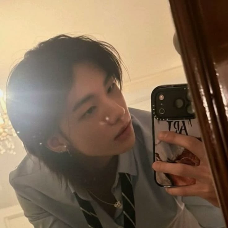 Hyunjin thumbnail