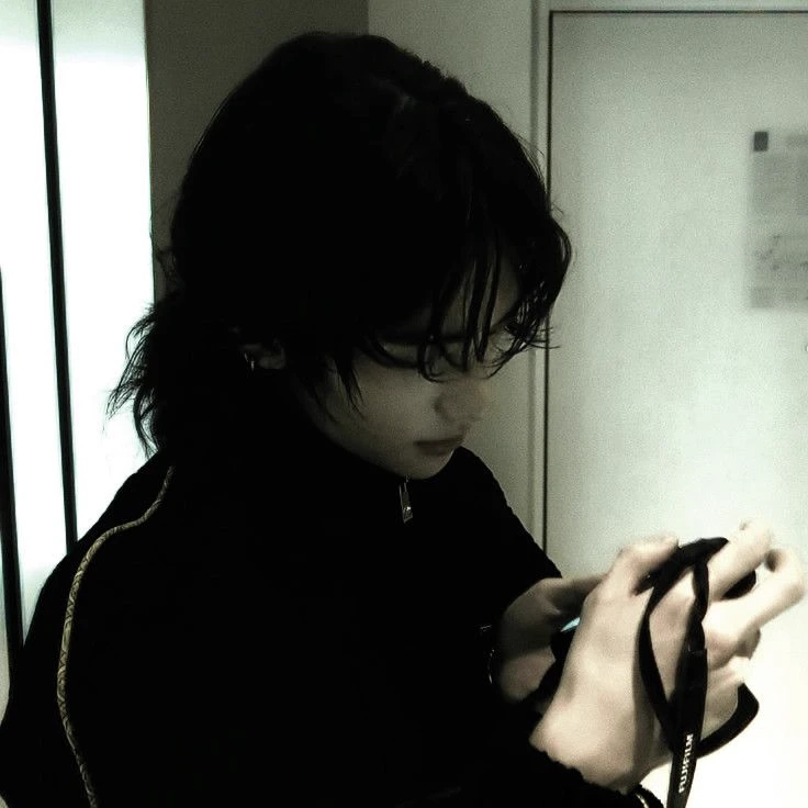 /;Hyunjin)) thumbnail