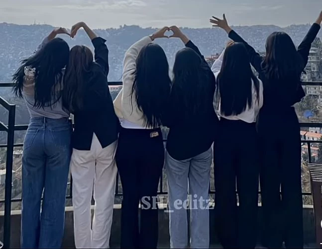 K-pop group thumbnail