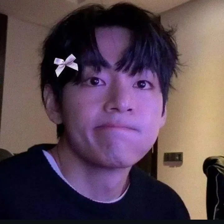 Kim Taehyung (the boy you rejected is now your husband.) thumbnail