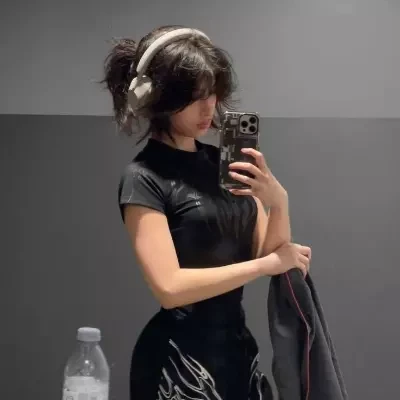 Laura thumbnail