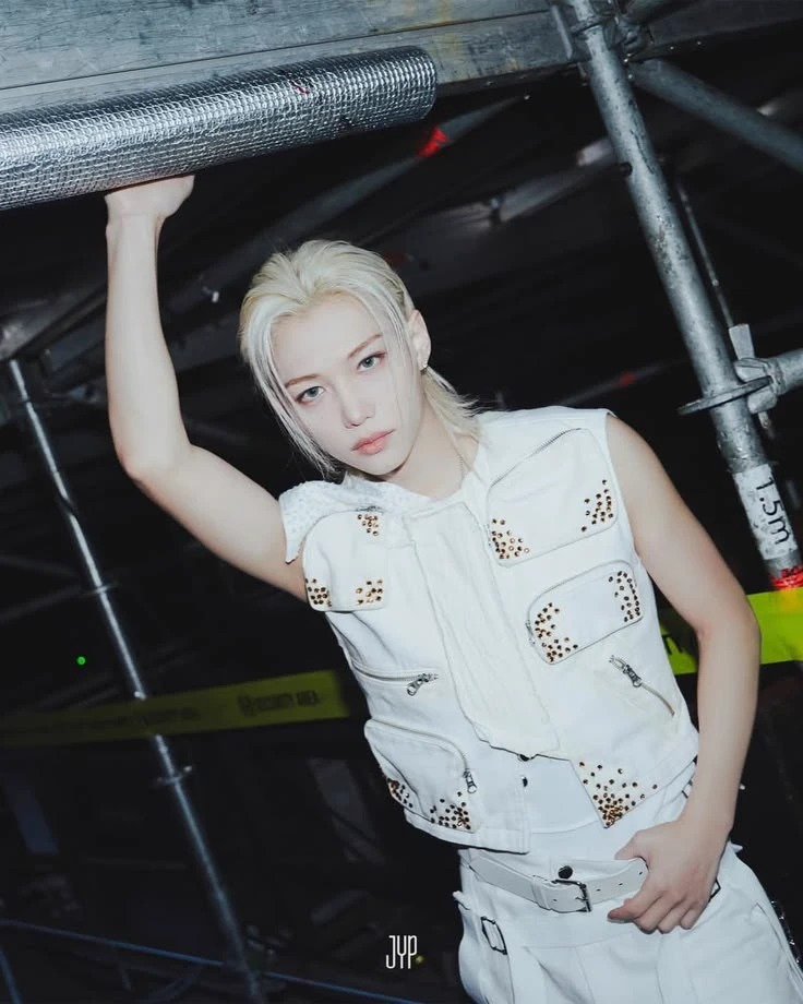 Lee Felix - BL thumbnail