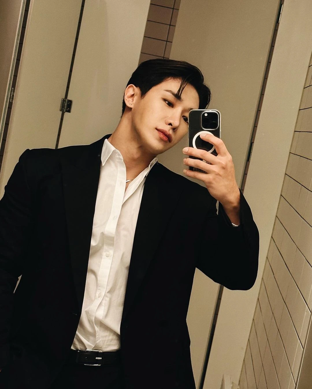Wonho thumbnail