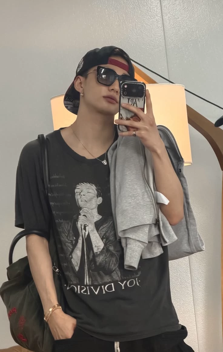 Hwang Hyunjin thumbnail