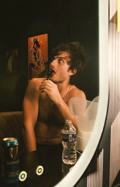 Joe Keery thumbnail