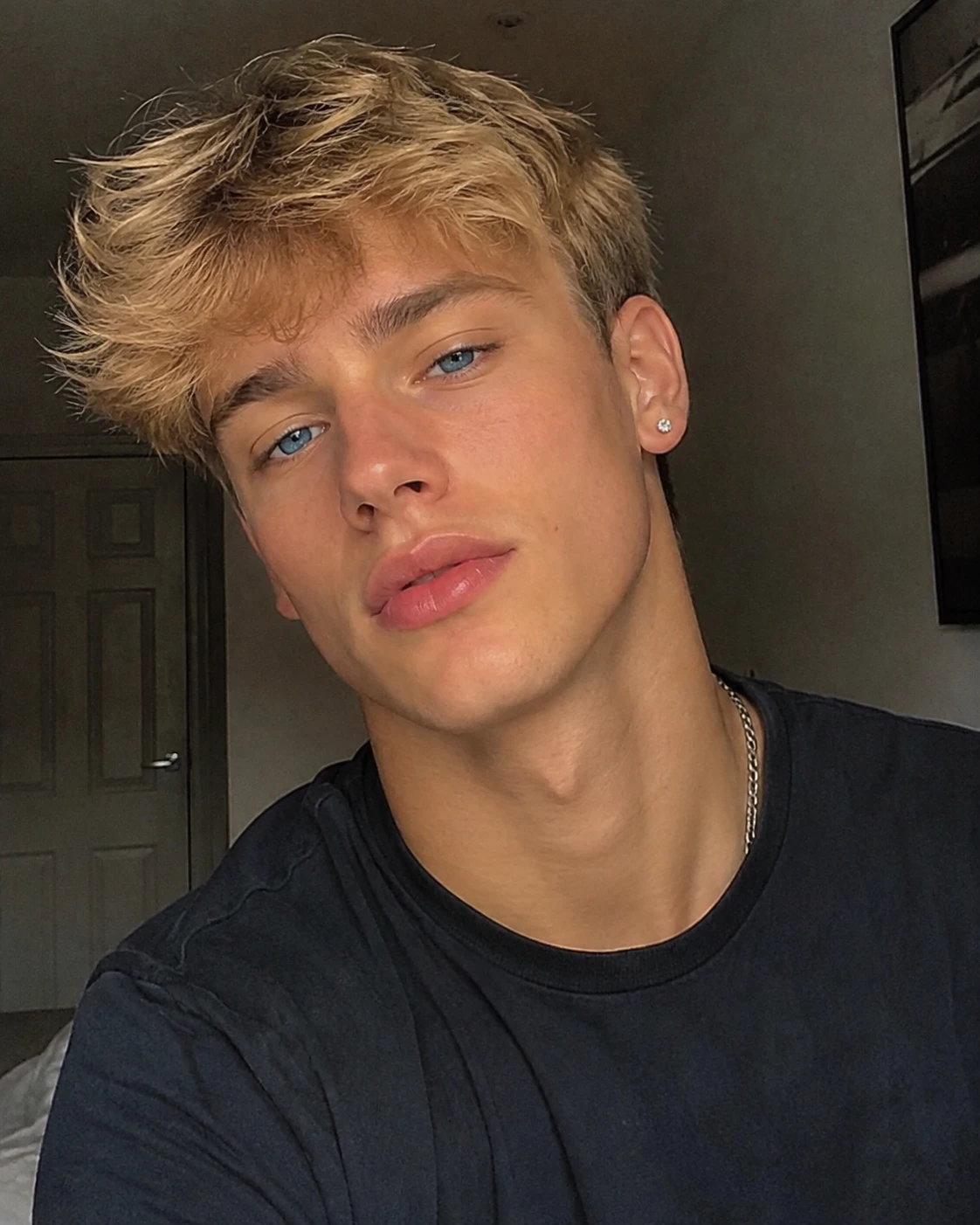 Tom thumbnail
